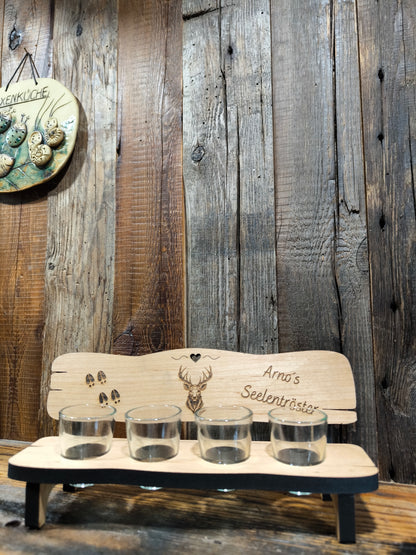 Schnapsbank mit Gläser