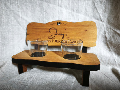 Schnapsbank mit Gläser